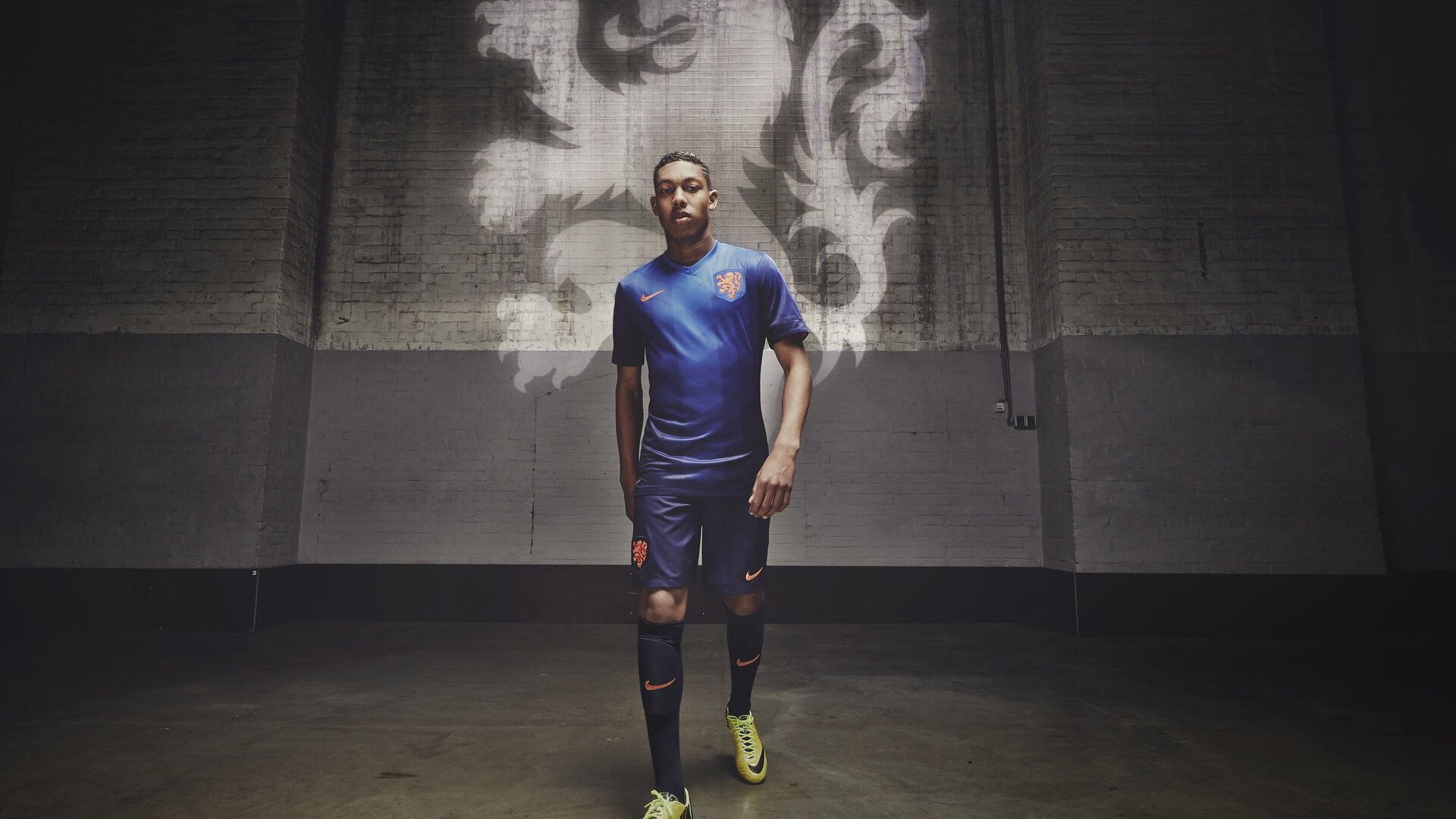 开云网站-11场28球 西甲第1！巴萨进攻火力超皇马：全队11人破门，西甲巴萨对阵皇马